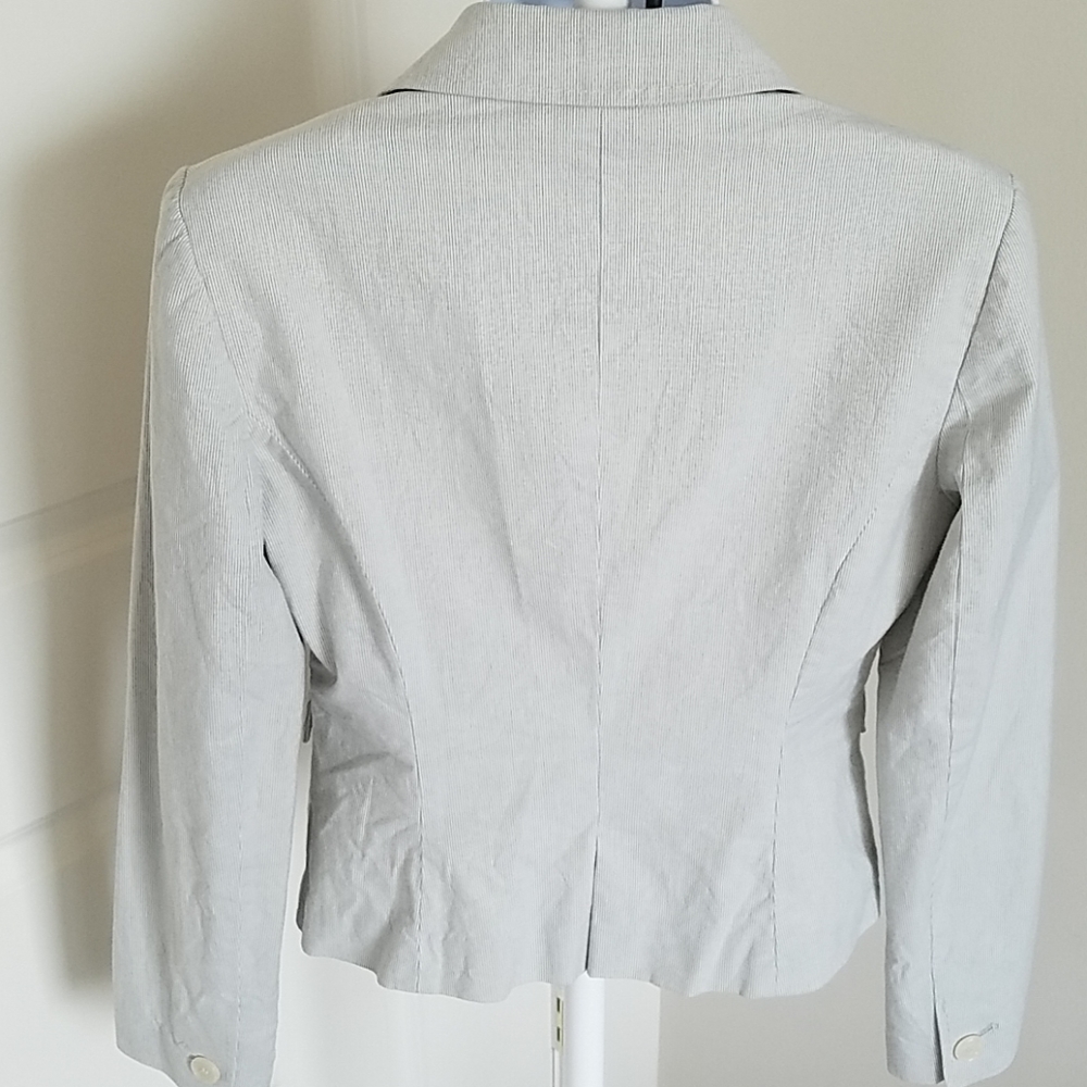 The Limited Academia Career Pinstriped Cream Blazer Size 4 - Picture 3 of 7